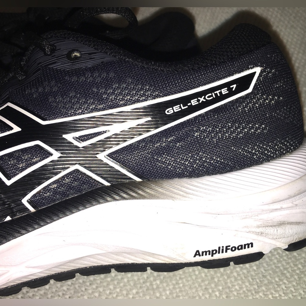 ASICS women’s  GEL-EXCITE 7.5  Running Shoes 1012A565 Made in Vietnam synthetic - Picture 9 of 11
